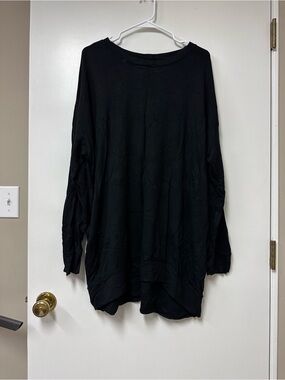 Mono B Black Long-Sleeve Tunic Top